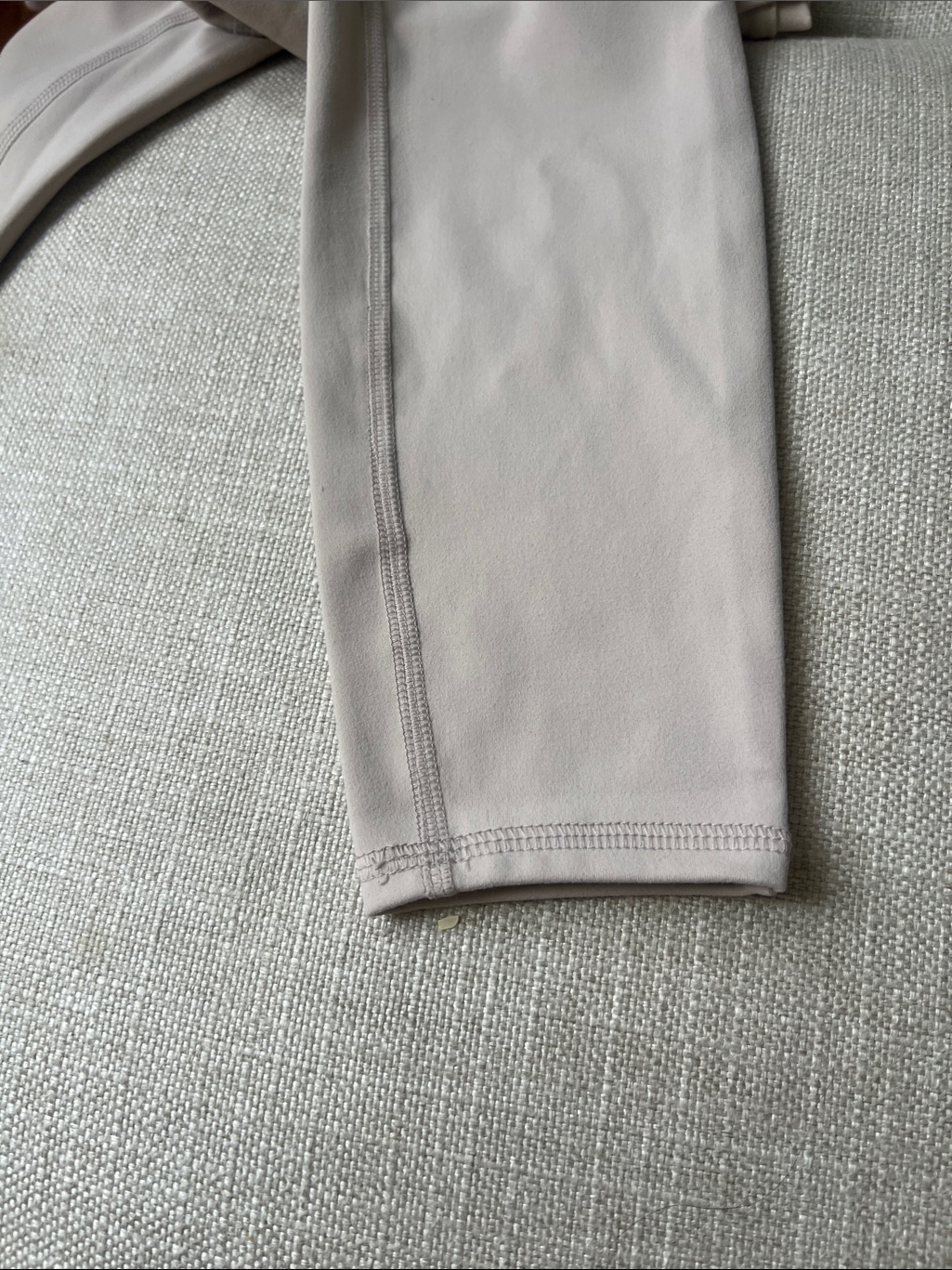 Nwt Avalanche Cream High-Waist 4 Pocket Cargo Leggings — image 4 of 7